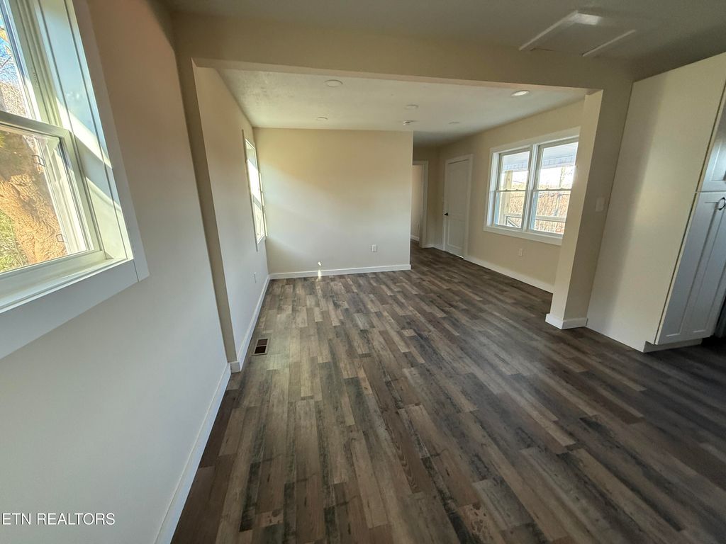 Photo of 400 Collins St, Loudon, TN 37774 (MLS # 1326229)