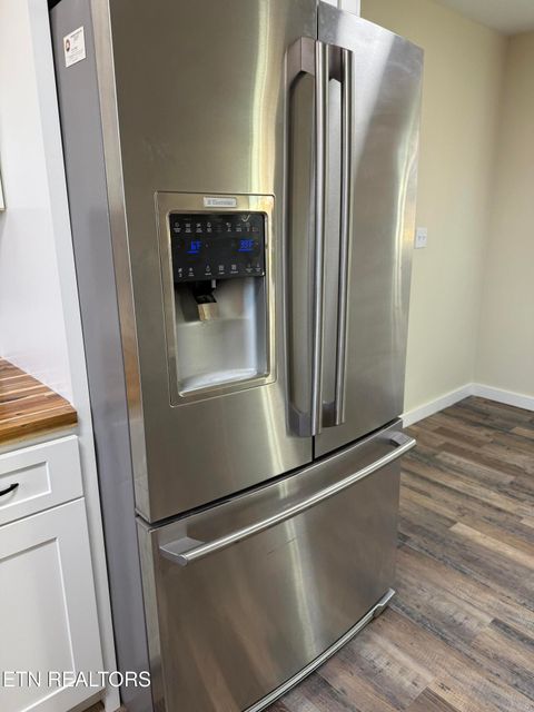 Tiny photo for 400 Collins St, Loudon, TN 37774 (MLS # 1326229)