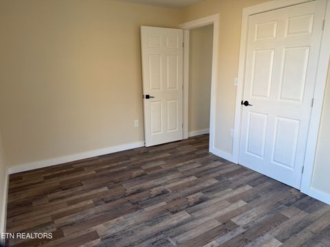 Tiny photo for 400 Collins St, Loudon, TN 37774 (MLS # 1326229)