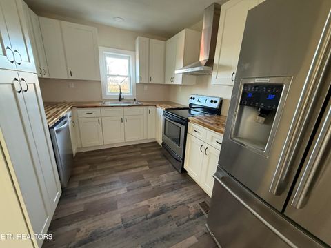 Tiny photo for 400 Collins St, Loudon, TN 37774 (MLS # 1326229)