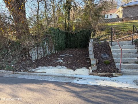Tiny photo for 400 Collins St, Loudon, TN 37774 (MLS # 1326229)