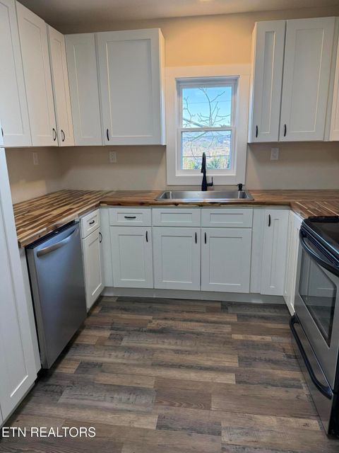 Tiny photo for 400 Collins St, Loudon, TN 37774 (MLS # 1326229)