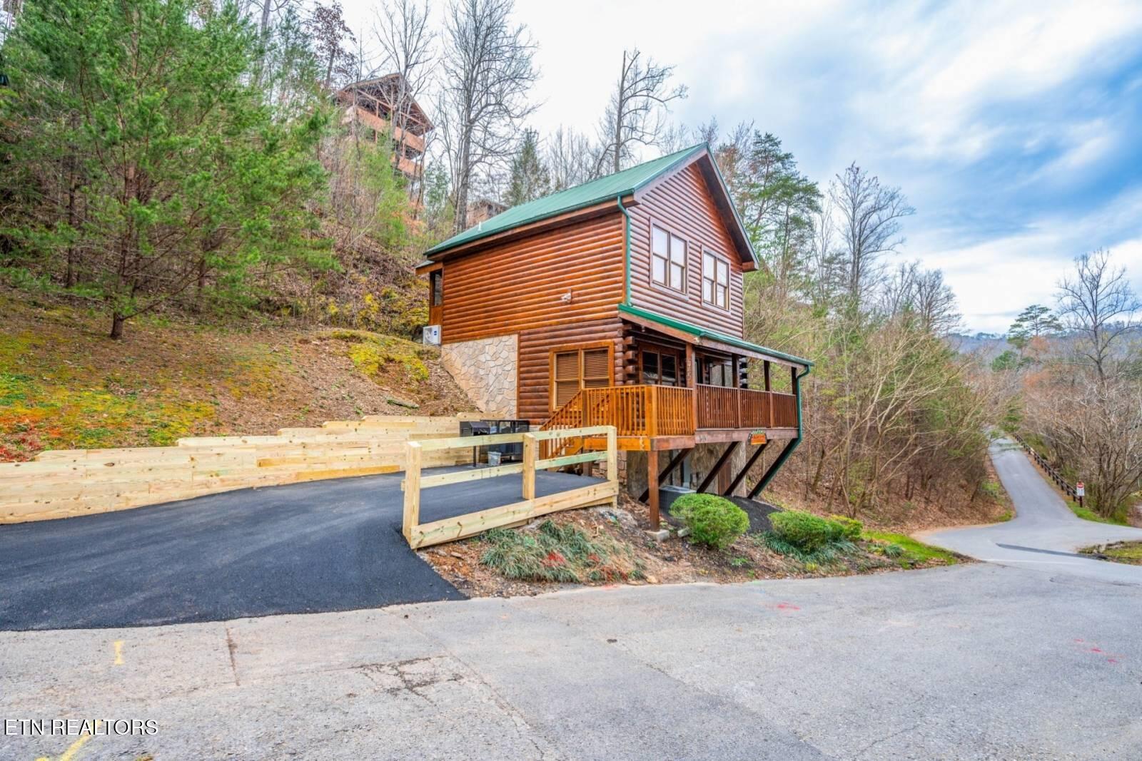 645 Chickasaw Gap Way