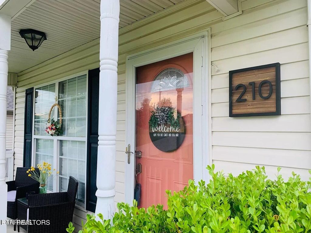 Photo of 210 W Edison St, Alcoa, TN 37701 (MLS # 1246589)