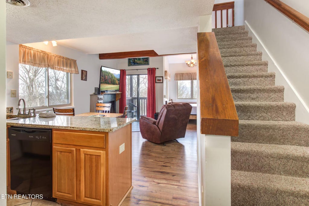 Photo of 1380 Ski View Drive #APT 4304, Gatlinburg, TN 37738 (MLS # 1355168)
