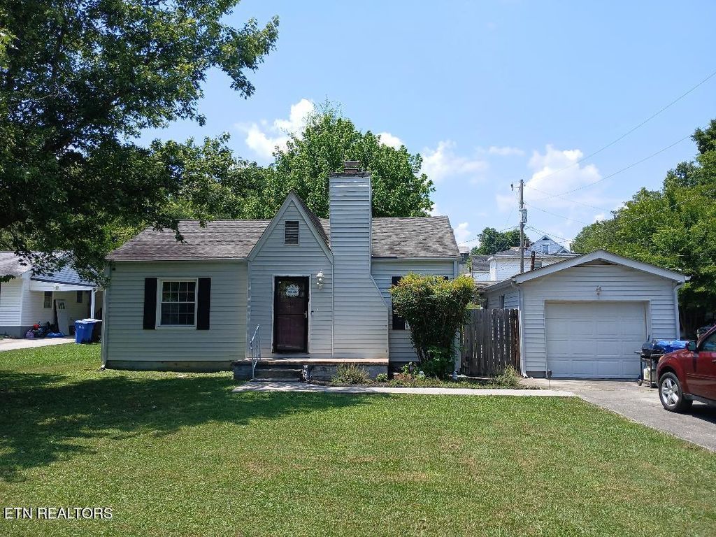 Photo of 955 Poplar St, Alcoa, TN 37701 (MLS # 1308087)