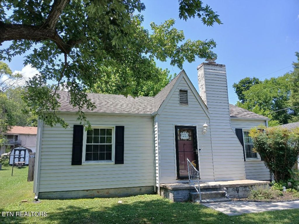 Photo of 955 Poplar St, Alcoa, TN 37701 (MLS # 1308087)