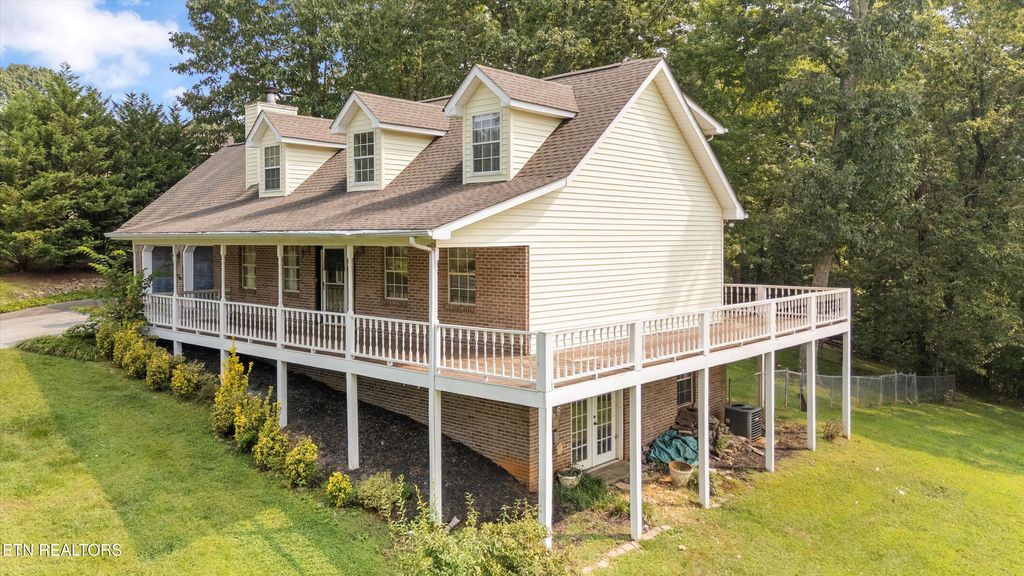 Photo of 524 Emerald Ave, Kodak, TN 37764 (MLS # 1315447)