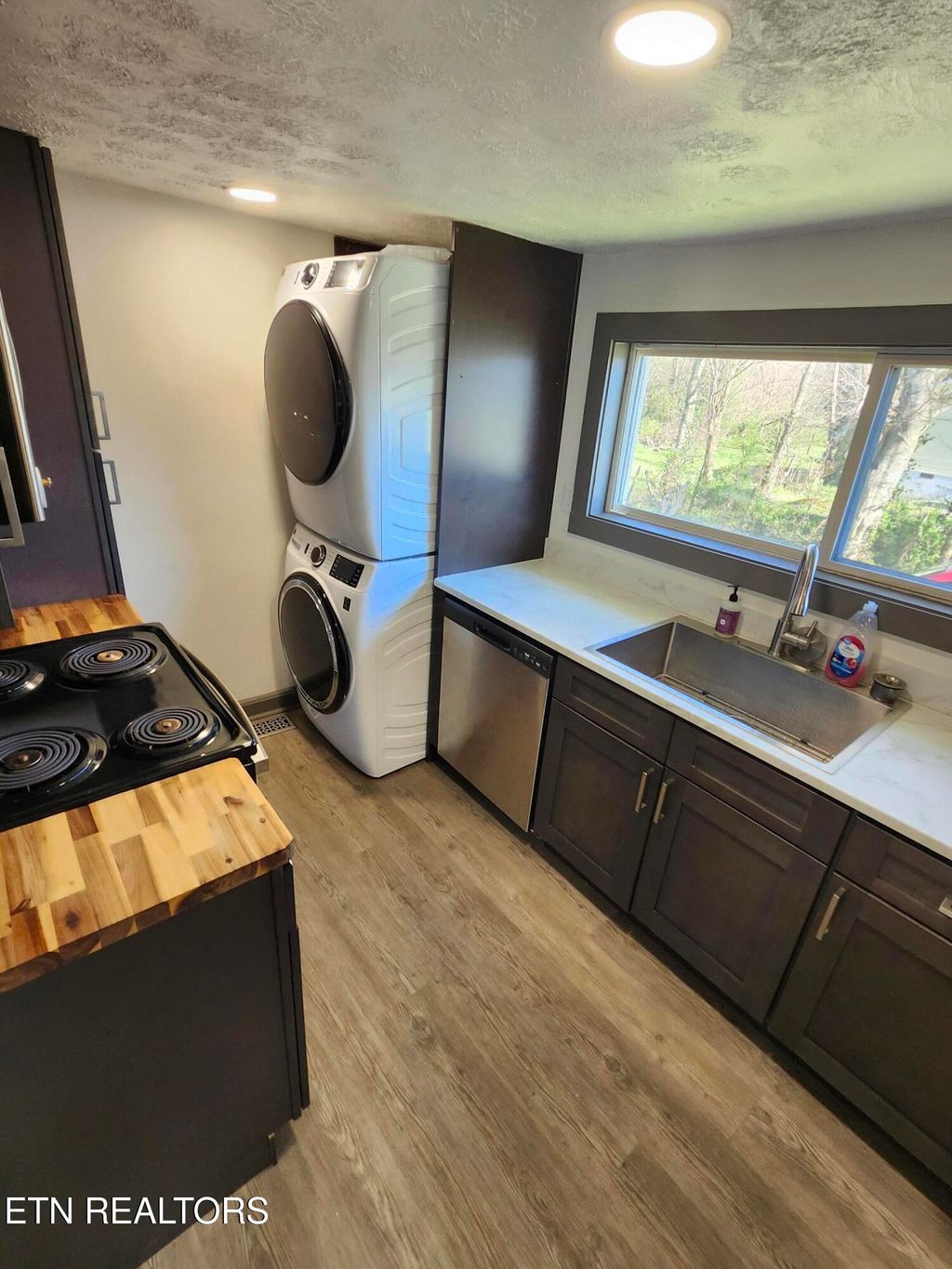 Photo of 612 W Strang St, Rockwood, TN 37854 (MLS # 1333744)