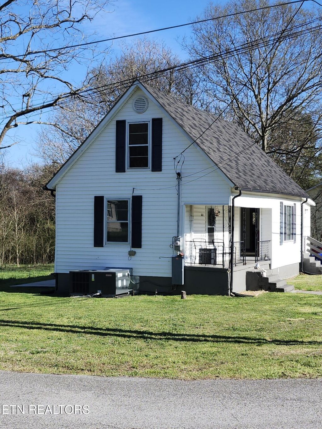 Photo of 612 W Strang St, Rockwood, TN 37854 (MLS # 1333744)