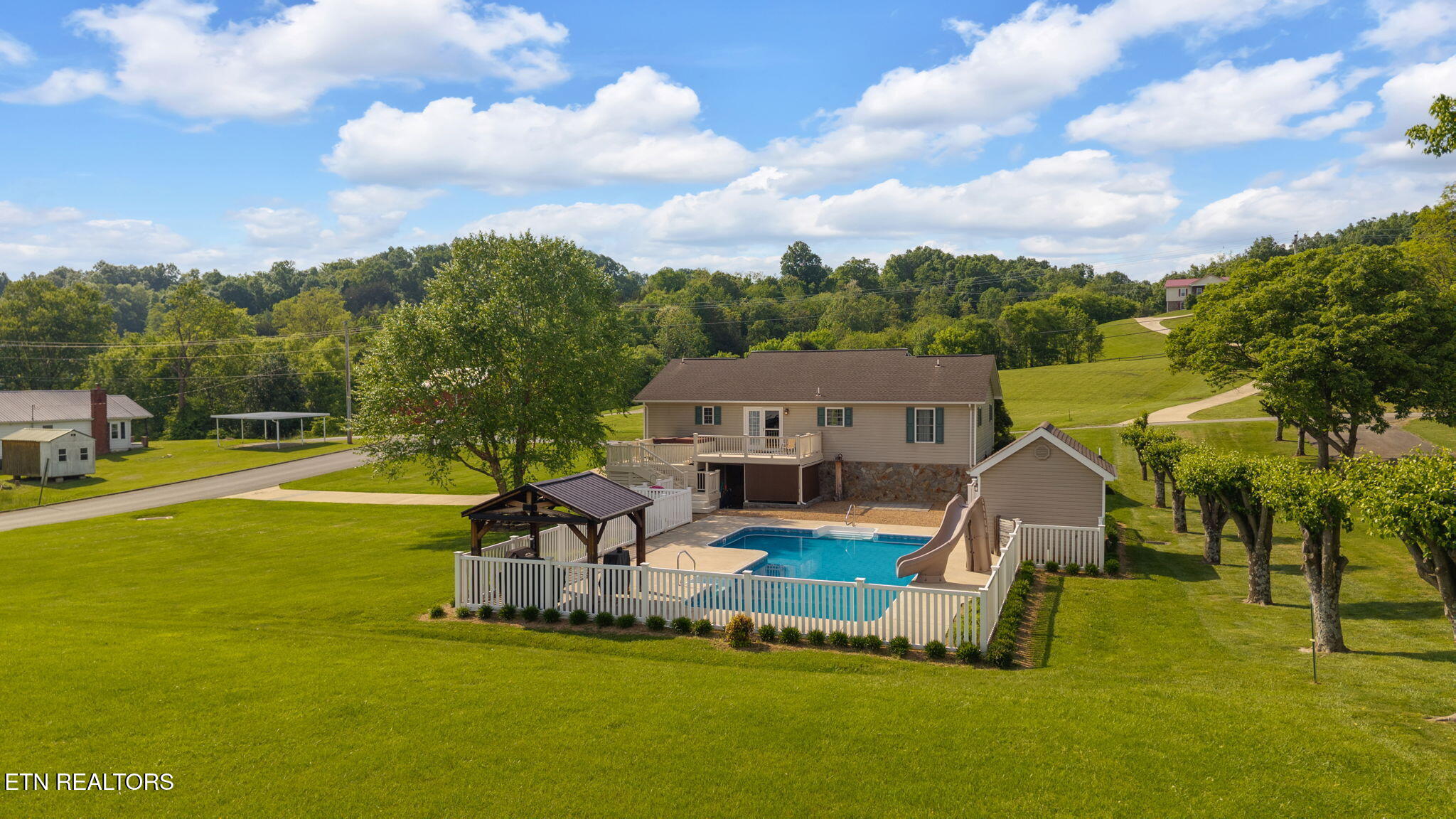 805 Lick Hollow Rd