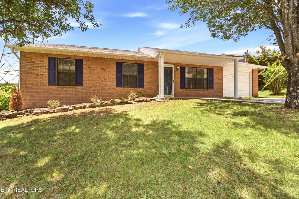 Photo of 8039 Florence Gardens Rd, Knoxville, TN 37938 (MLS # 1345865)