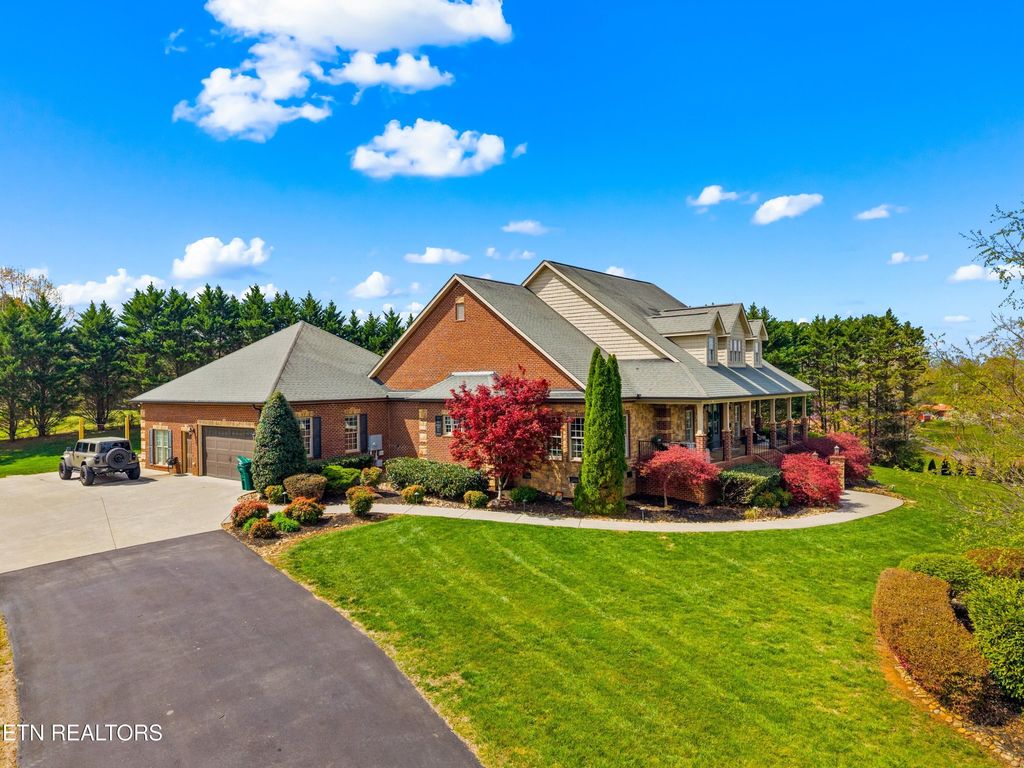 Photo of 1316 Conner View Court, Sevierville, TN 37862 (MLS # 1335385)