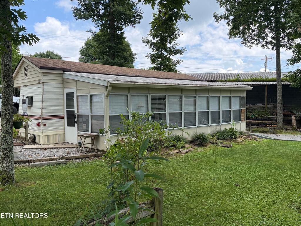 Photo of 160 Apache Tr, Crossville, TN 38572 (MLS # 1348888)