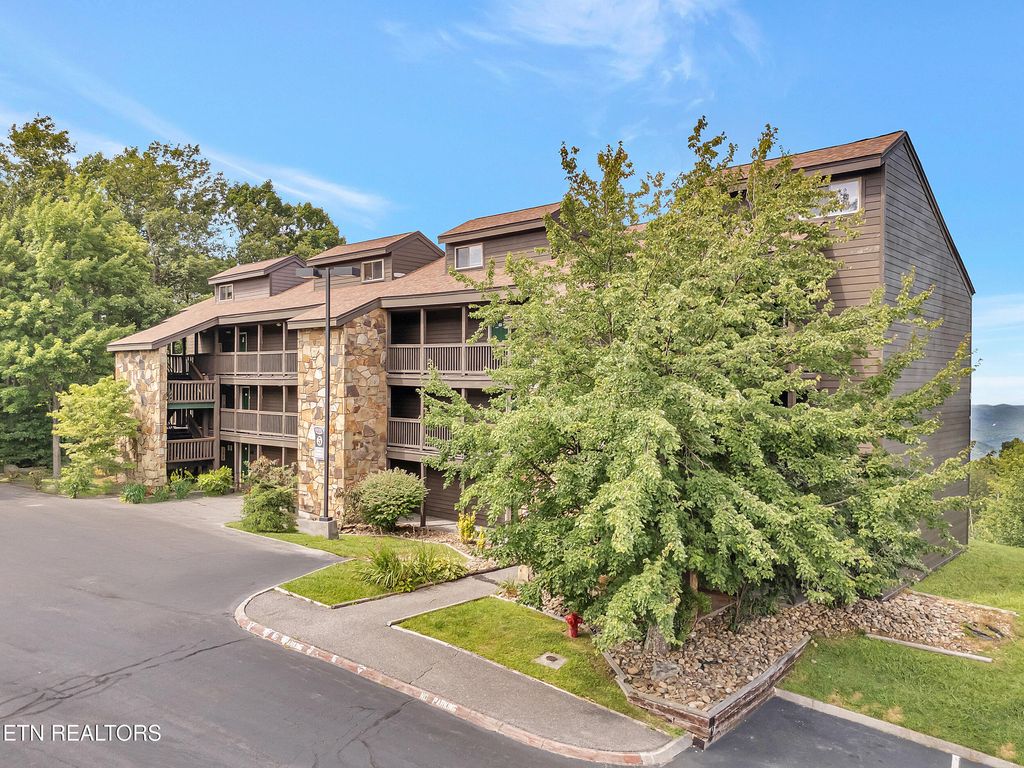 Photo of 1380 Ski View Drive #UNIT 5102, Gatlinburg, TN 37738 (MLS # 1309483)