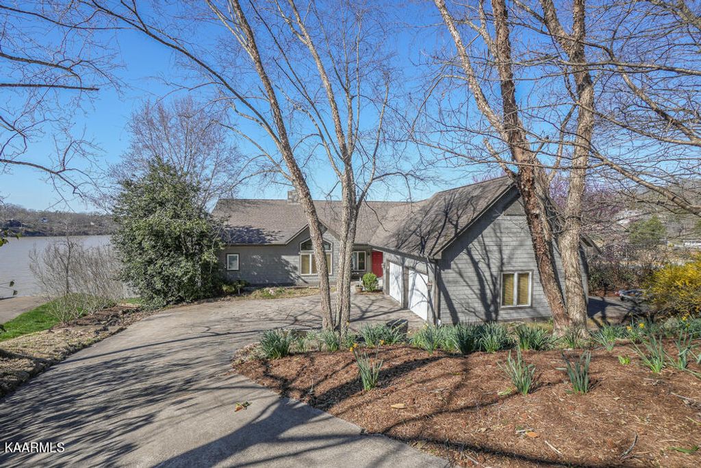 Photo of 1340 Windridge Rd, Friendsville, TN 37737 (MLS # 1220217)