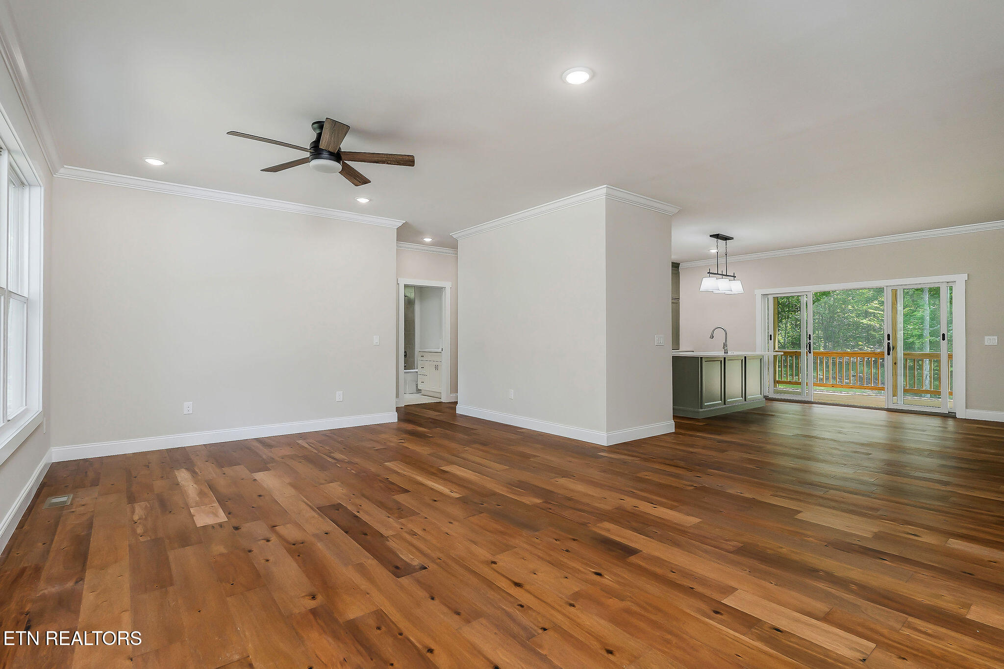 386 St George Drive