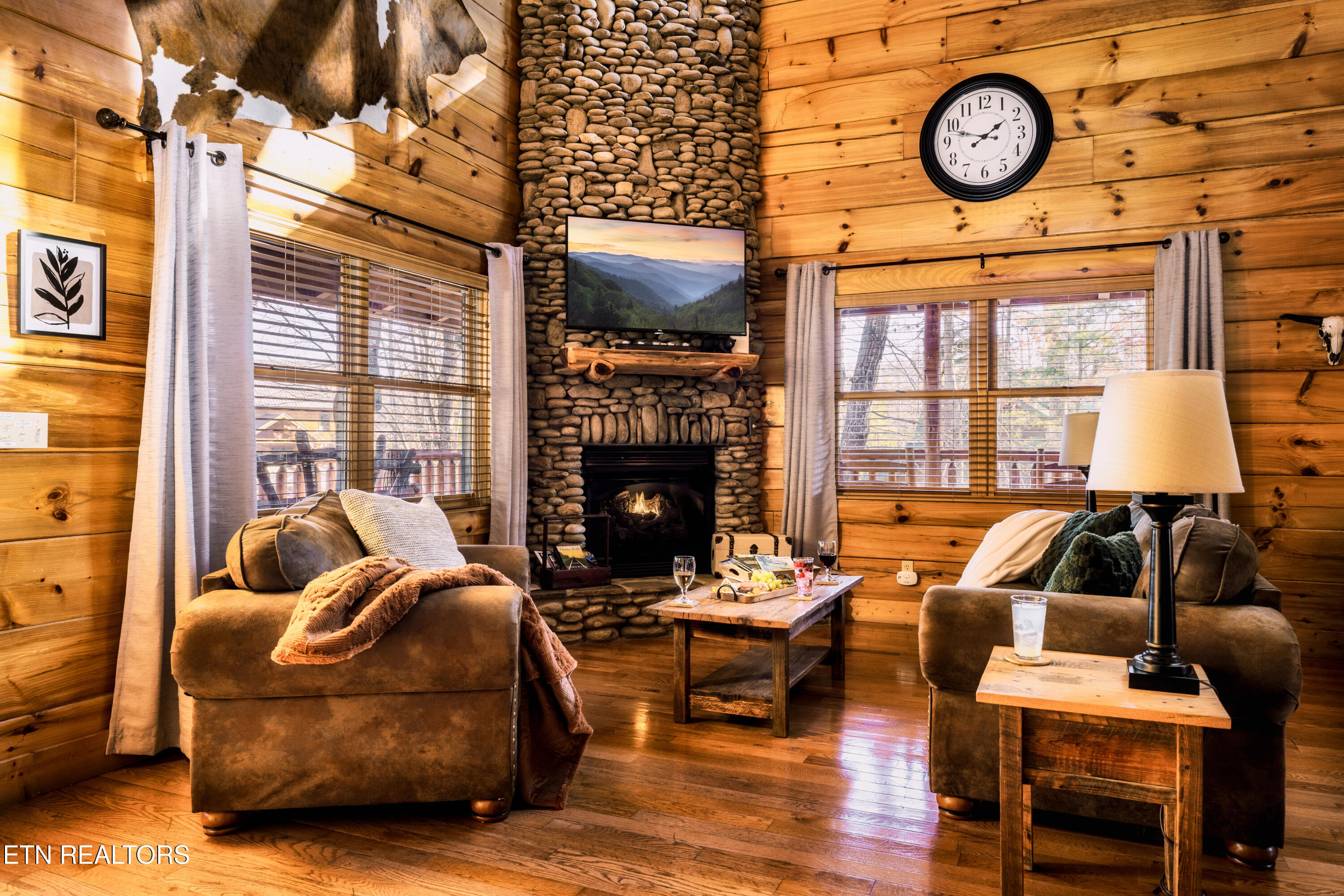 2017 Smoky Cove Rd