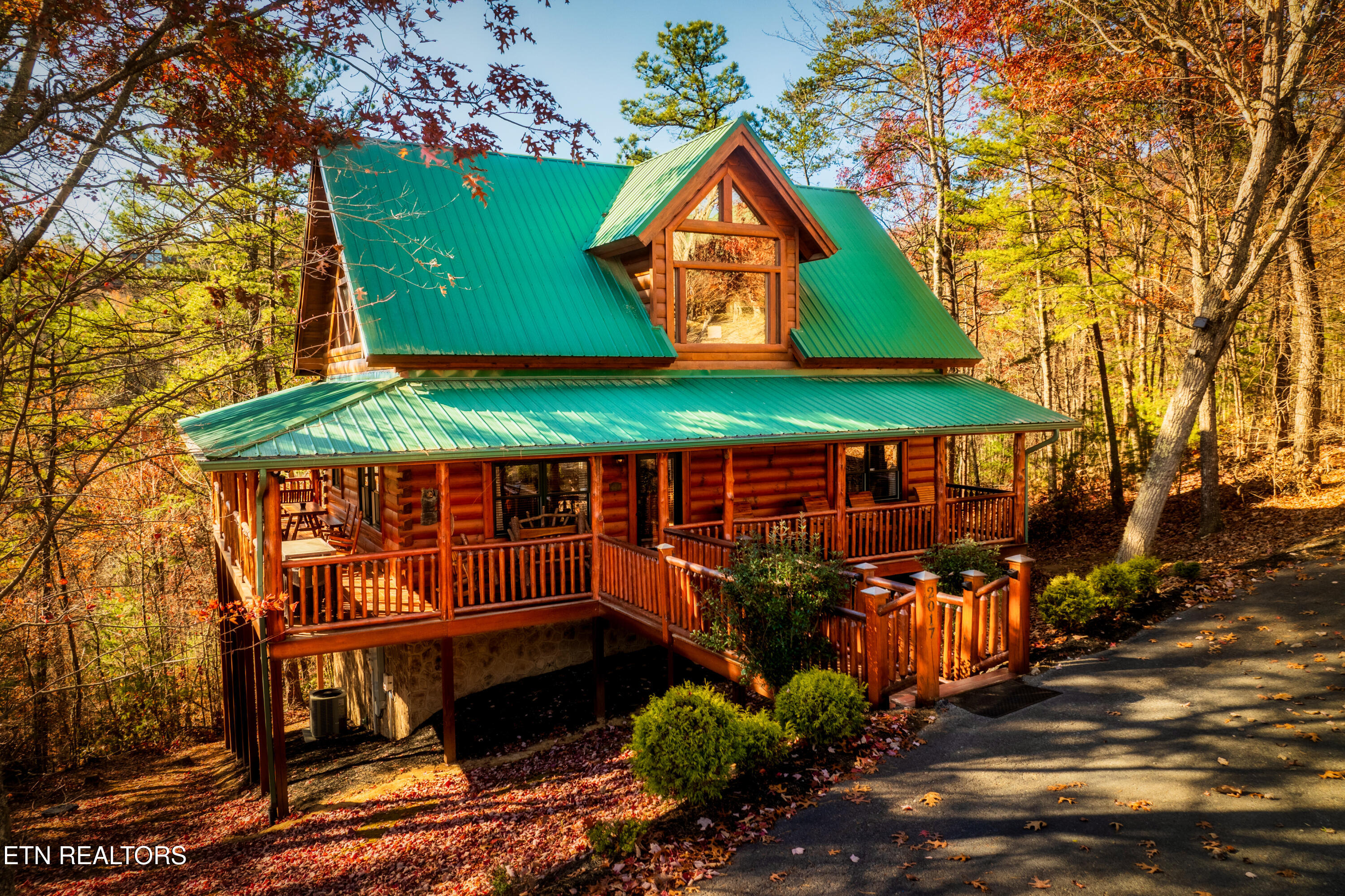 2017 Smoky Cove Rd