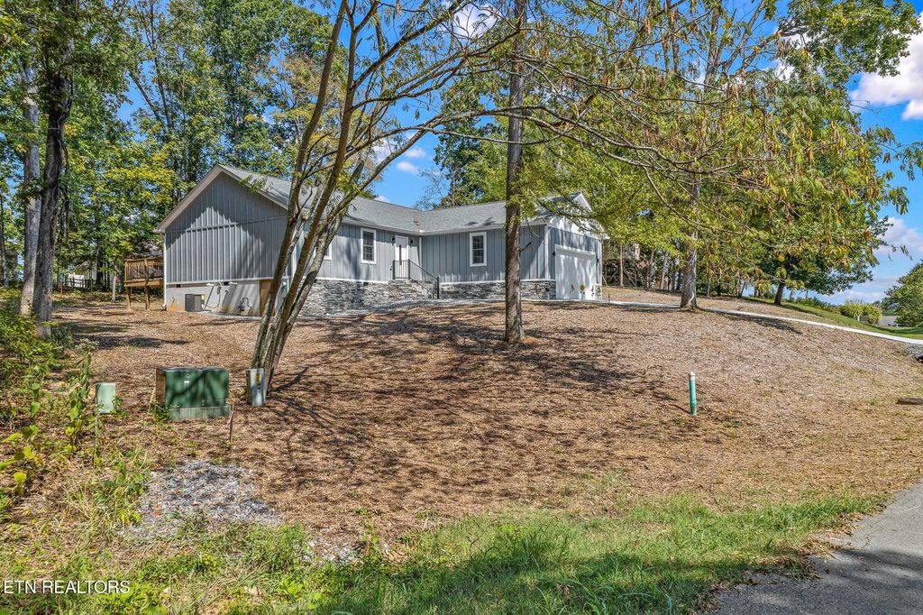 Photo of 159 Country Way Rd, Vonore, TN 37885 (MLS # 1314640)