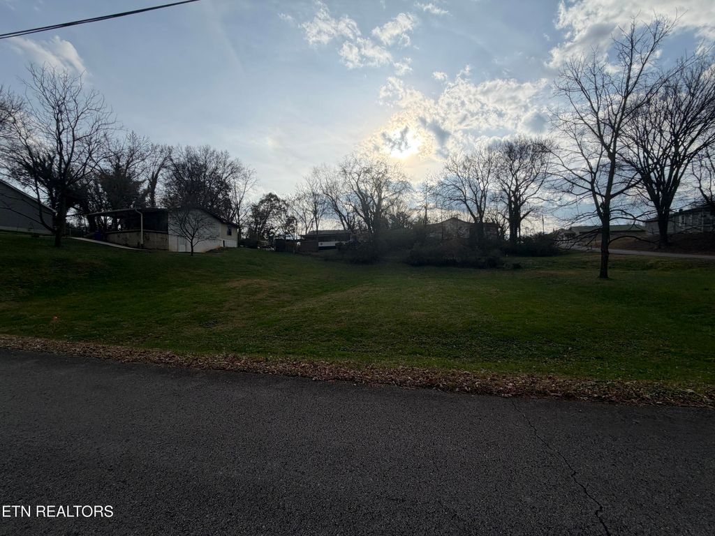 Photo of Rogers St, Clinton, TN 37716 (MLS # 1322688)