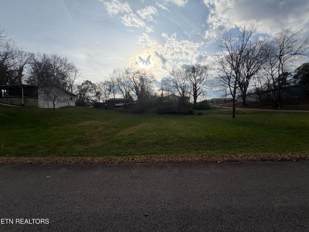 Photo of Rogers St, Clinton, TN 37716 (MLS # 1322688)