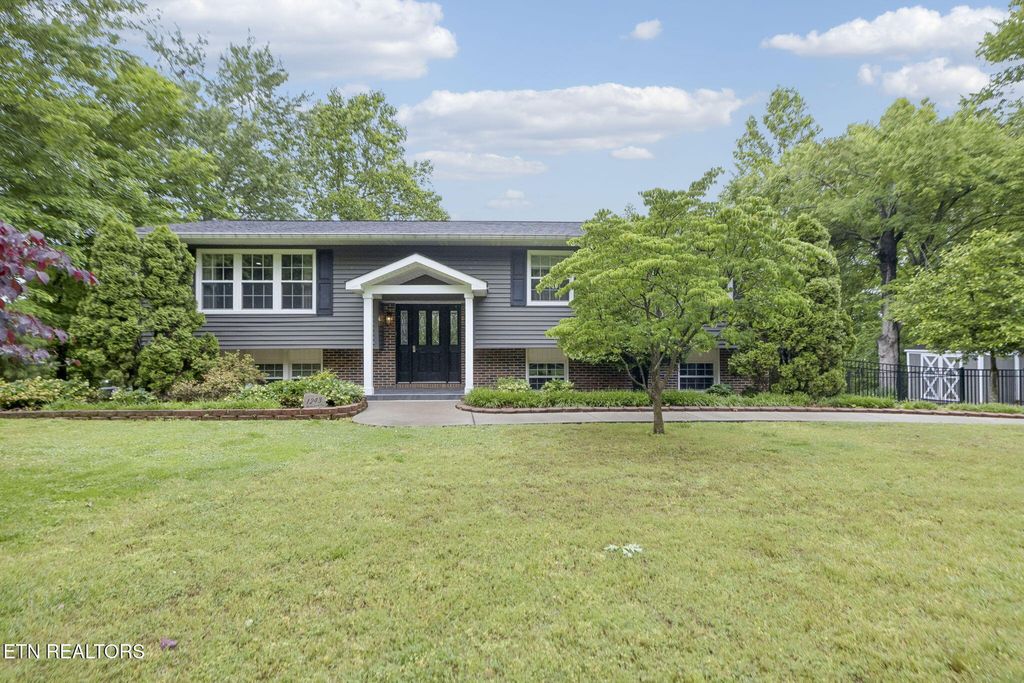 Photo of 1243 River Bend Drive, Kingston, TN 37763 (MLS # 1340104)