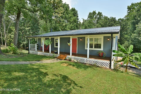 Photo of 700 Lake Forest Drive, Lenoir City, TN 37772 (MLS # 1349770)