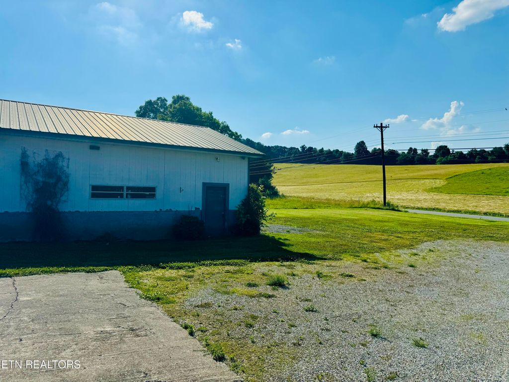 Photo of 1400 CAVE SPRINGS Rd, Tazewell, TN 37879 (MLS # 1266247)