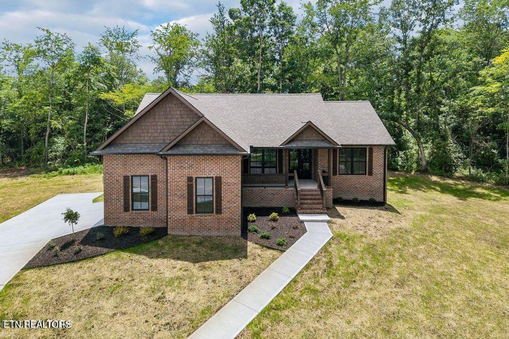 Photo of 2 Riverchase Drive, Crossville, TN 38555 (MLS # 1325922)