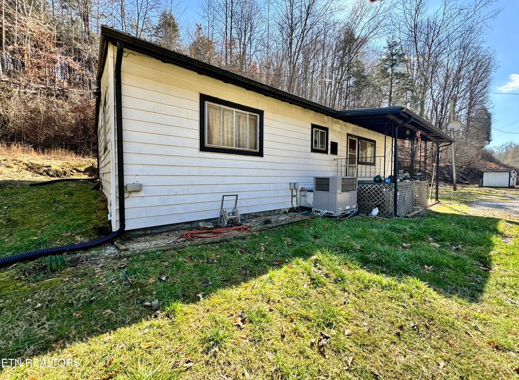 Photo of 107 Cape Norris Rd, New Tazewell, TN 37825 (MLS # 1252599)