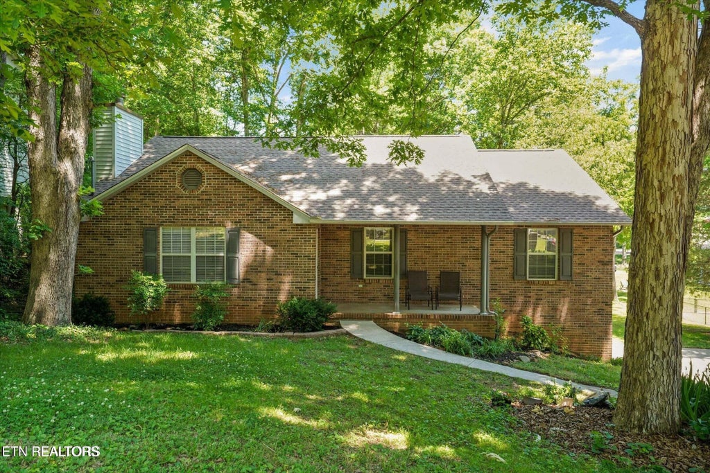 Photo of 712 Kimbee Rd, Knoxville, TN 37923 (MLS # 1353475)