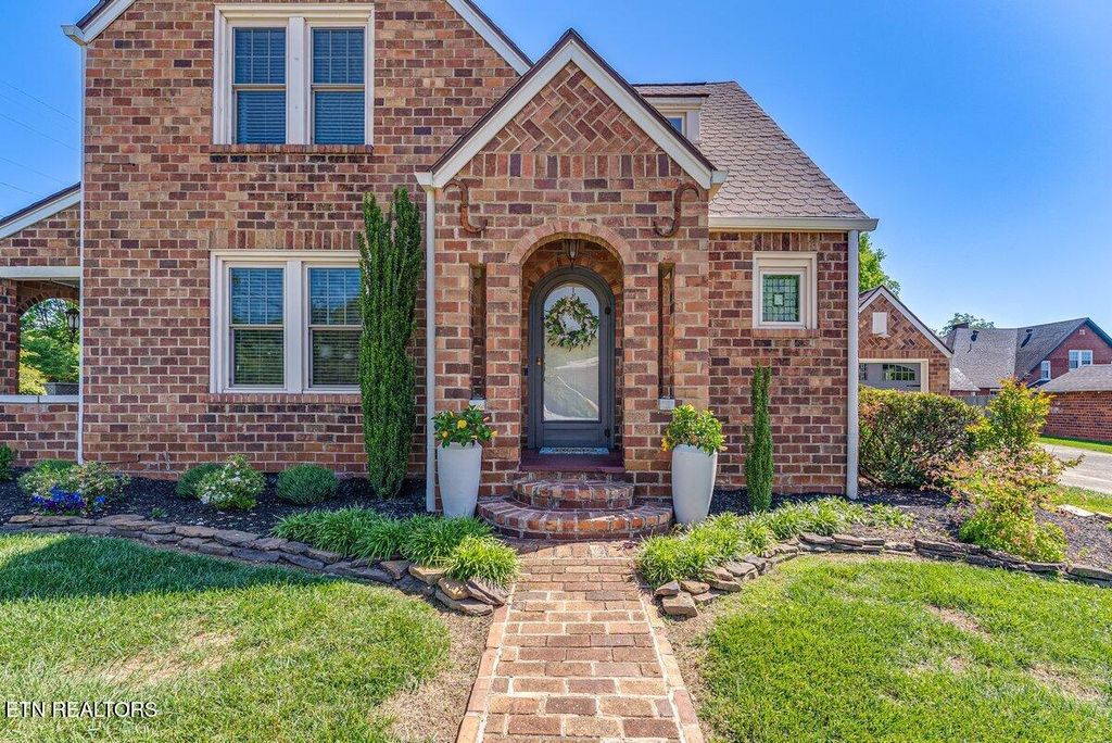 Photo of 600 E 2nd North St, Morristown, TN 37814 (MLS # 1338262)