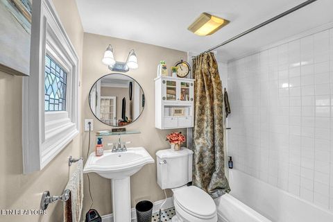 Tiny photo for 600 E 2nd North St, Morristown, TN 37814 (MLS # 1338262)