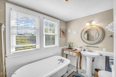 Tiny photo for 600 E 2nd North St, Morristown, TN 37814 (MLS # 1338262)