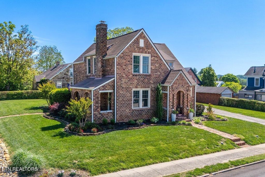 Photo of 600 E 2nd North St, Morristown, TN 37814 (MLS # 1338262)