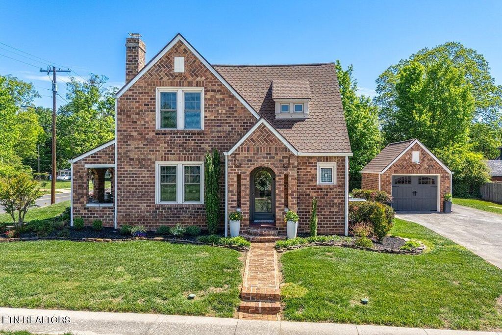 Photo of 600 E 2nd North St, Morristown, TN 37814 (MLS # 1338262)