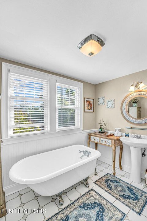 Tiny photo for 600 E 2nd North St, Morristown, TN 37814 (MLS # 1338262)