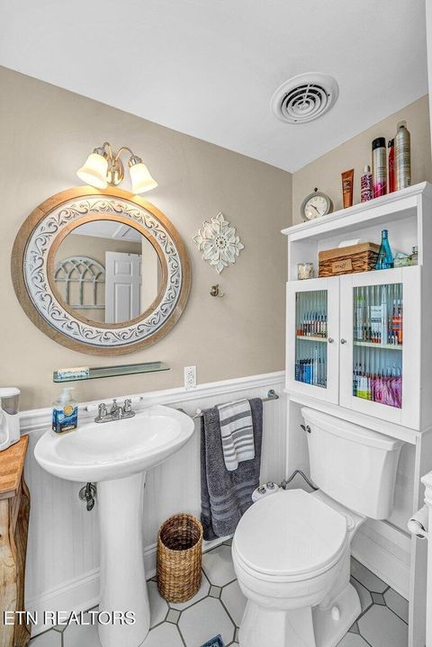 Tiny photo for 600 E 2nd North St, Morristown, TN 37814 (MLS # 1338262)