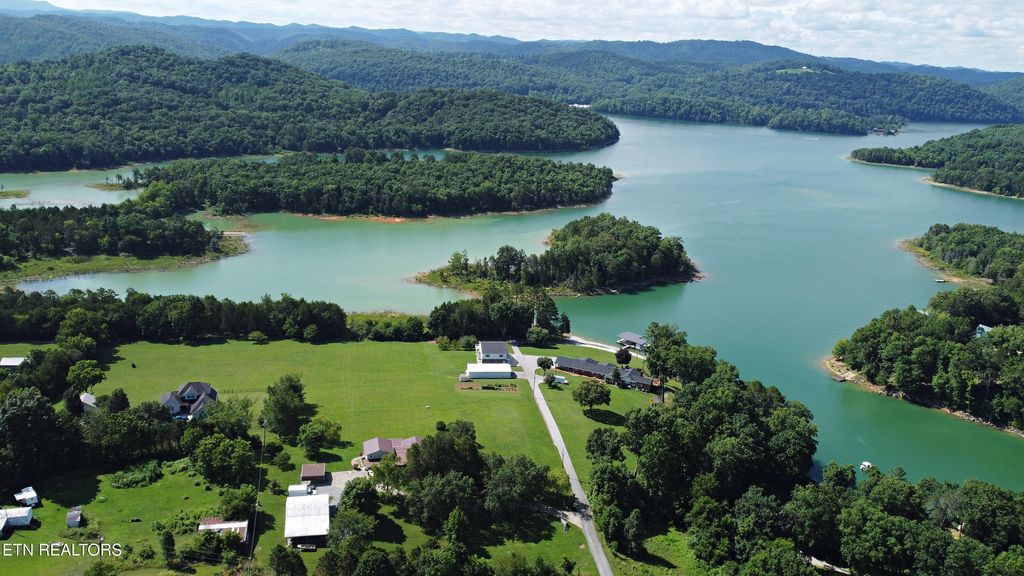 Photo of 121 Harness Rd, New Tazewell, TN 37825 (MLS # 1347720)