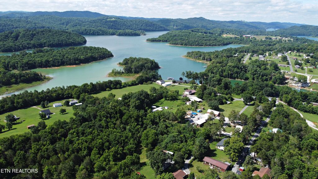 Photo of 121 Harness Rd, New Tazewell, TN 37825 (MLS # 1347720)