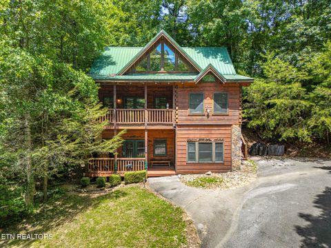 Photo of 2928 Raven Fork Circle, Sevierville, TN 37876 (MLS # 1329447)