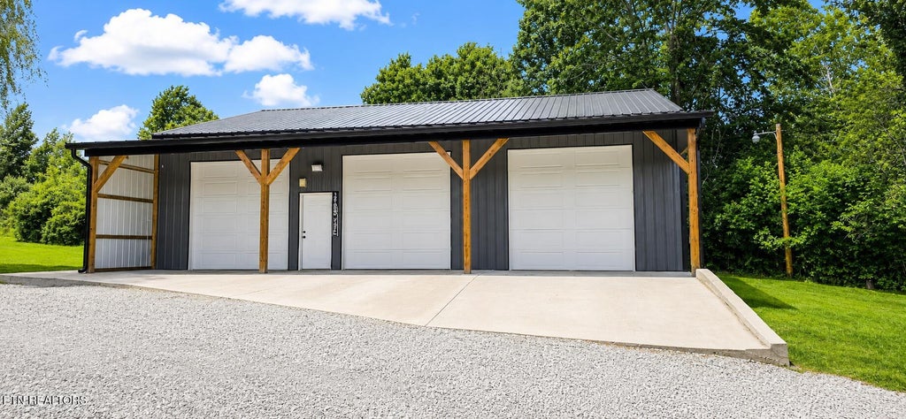 Photo of 120 Bond Circle, Oneida, TN 37841 (MLS # 1352191)