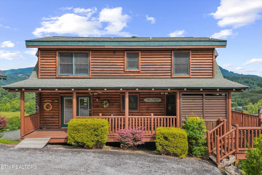 Photo of 2306 Hollow Branch Way, Pigeon Forge, TN 37862 (MLS # 1302843)