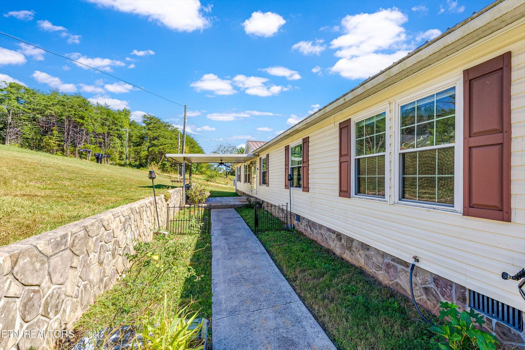 Photo of 6106 Lanier Rd, Maryville, TN 37801 (MLS # 1358607)