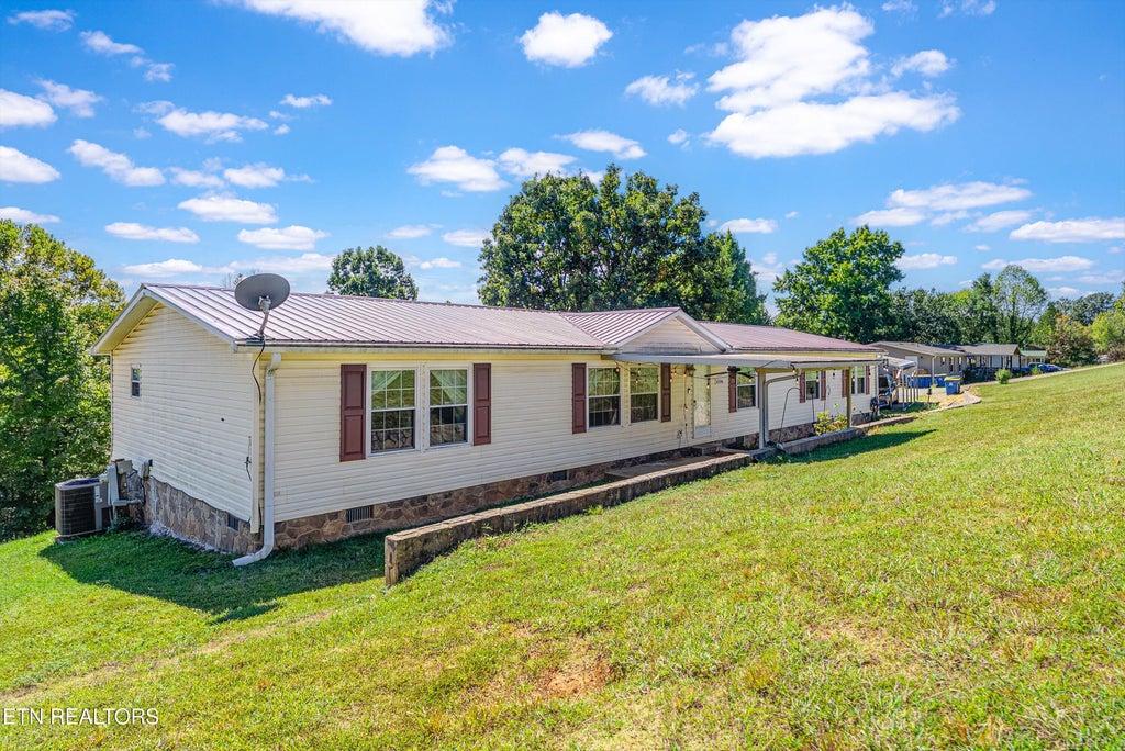 Photo of 6106 Lanier Rd, Maryville, TN 37801 (MLS # 1358607)