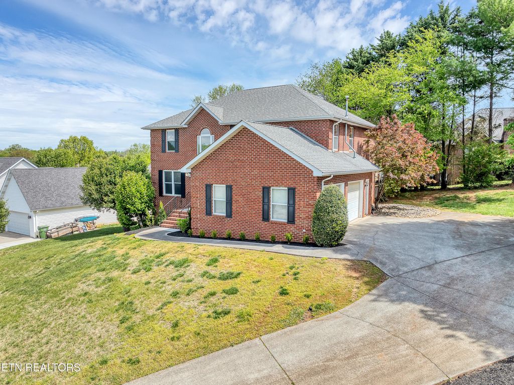 Photo of 1012 Sandy Court, Maryville, TN 37803 (MLS # 1336916)