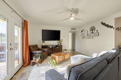 Tiny photo for 3104 N Broadway St #A-5, Knoxville, TN 37917 (MLS # 1334169)