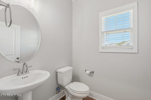 Tiny photo for 112 Kingberry St, Oak Ridge, TN 37830 (MLS # 1358108)