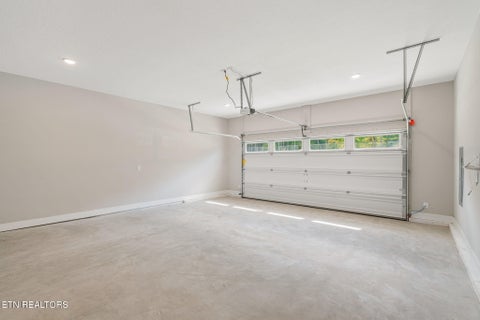 Tiny photo for 112 Kingberry St, Oak Ridge, TN 37830 (MLS # 1358108)